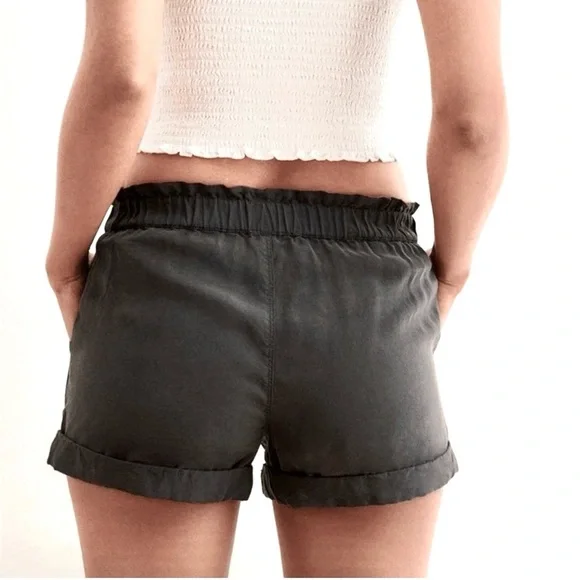 Aerie Gray 100% Lyocell Paperbag Tie Waist Camp-Style Shorts - Size Small - Picture 2 of 14